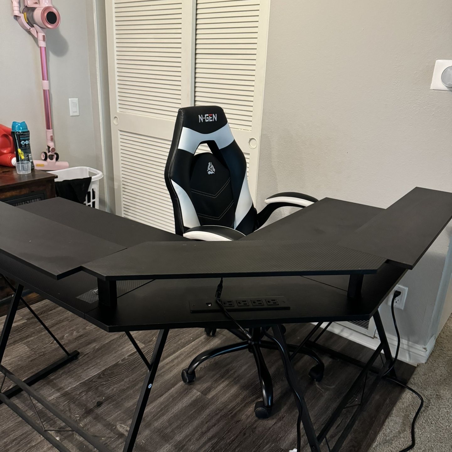 GAMER desk and chair set 