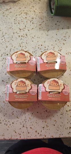 Hello Kitty Mystery Dumpling