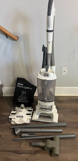 Shark Navigator Lift Away Vacuum