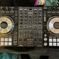 Pioneer DDJ-SX3 Professional DJ Controller - 4 Channel