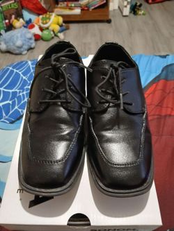 Kids dress shoes sz 1