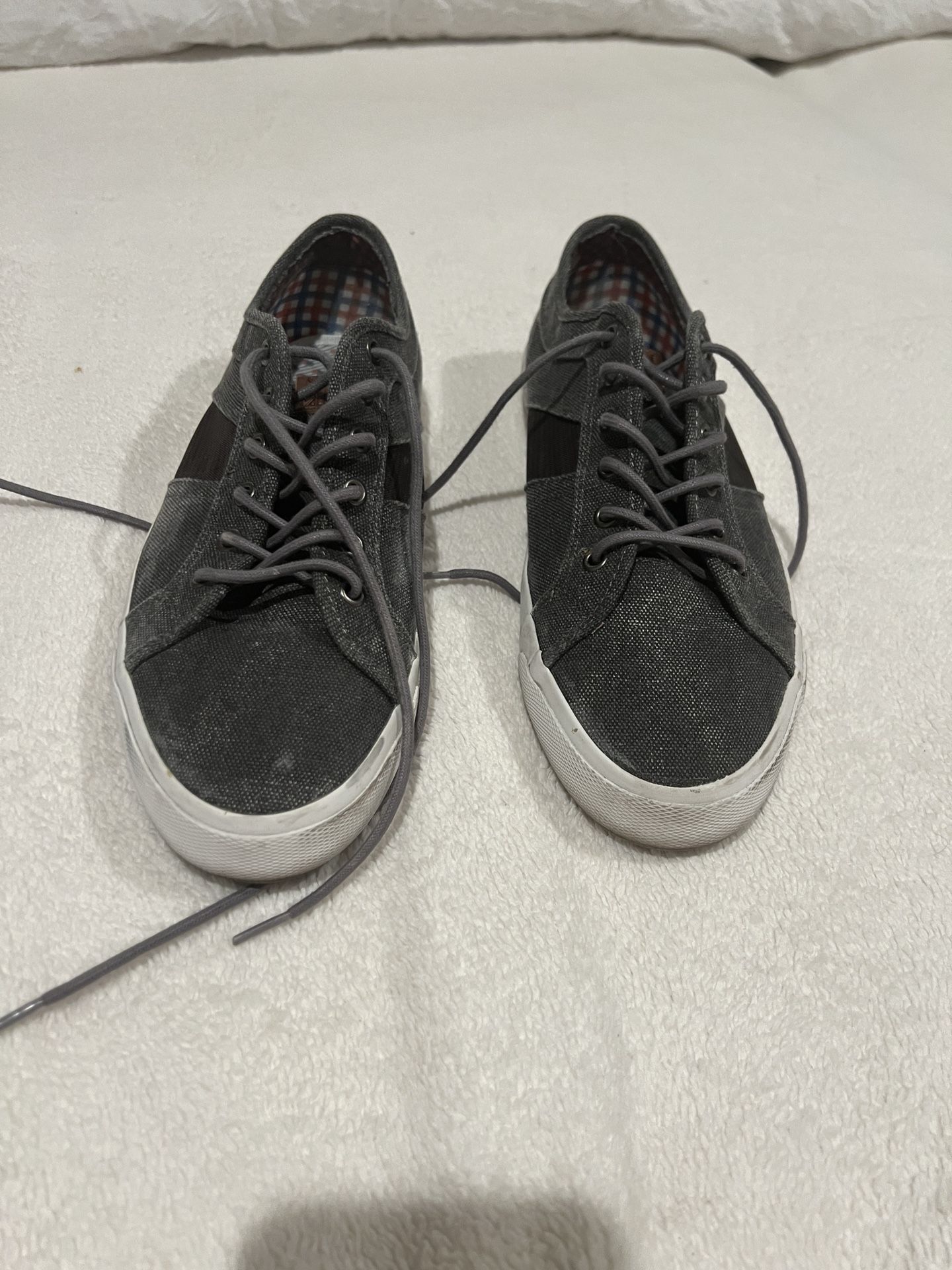 Ben Sherman Tennis Shoes. Black Grey Canvas