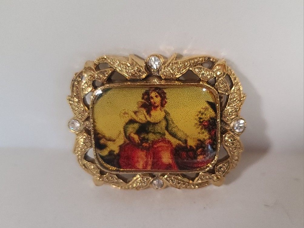 Rare Vintage Victorian Style Cameo Brooch
