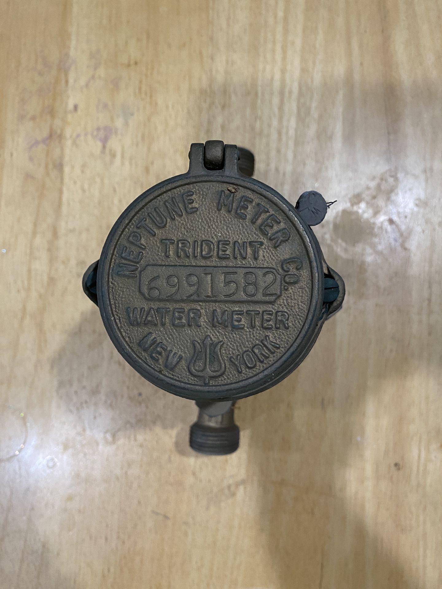 ANTIQUE BRASS NEPTUNE TRIDENT WATER METER CAPS NEW YORK 5/8" STEAMPUNK (contact info removed)