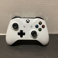 Microsoft Xbox One Wireless Controller (1708)
