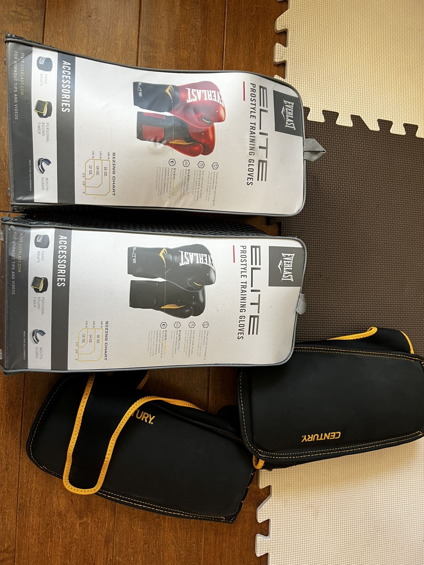 Everlast boxing gloves / protector with original packaging