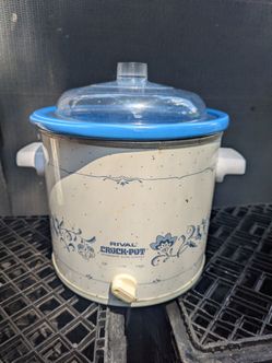 vintage Rival Crock-Pot stoneware slow cooker 1980s