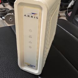 Arris SurfBoard SB8200 