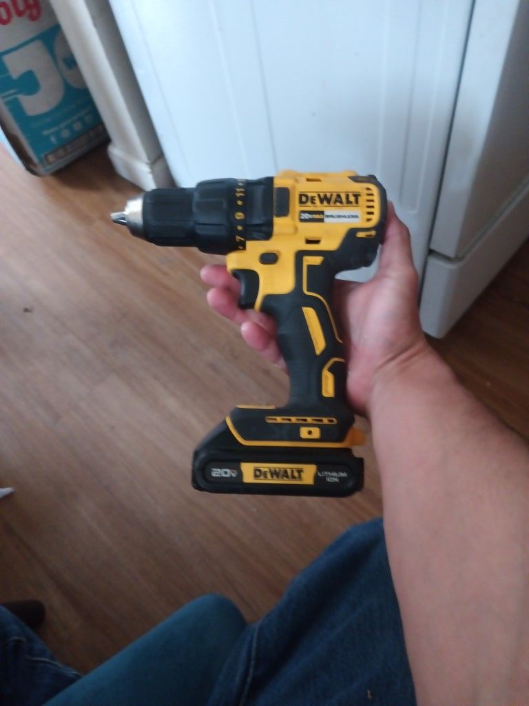 Taladro/ Drill Driver+ Battery 