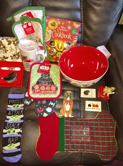 Christmas downsizing 99%new stuff must take all