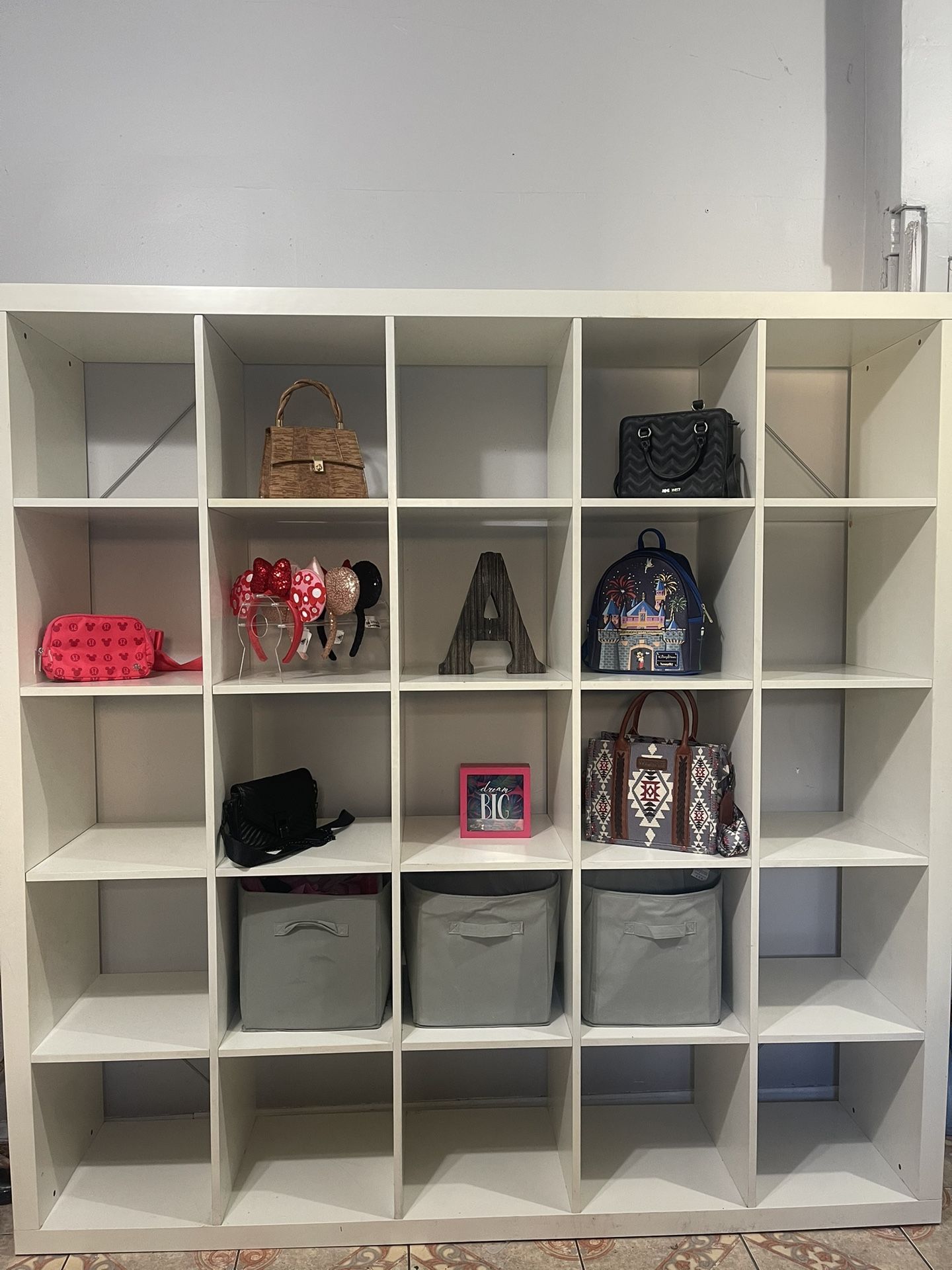 Bookshelf