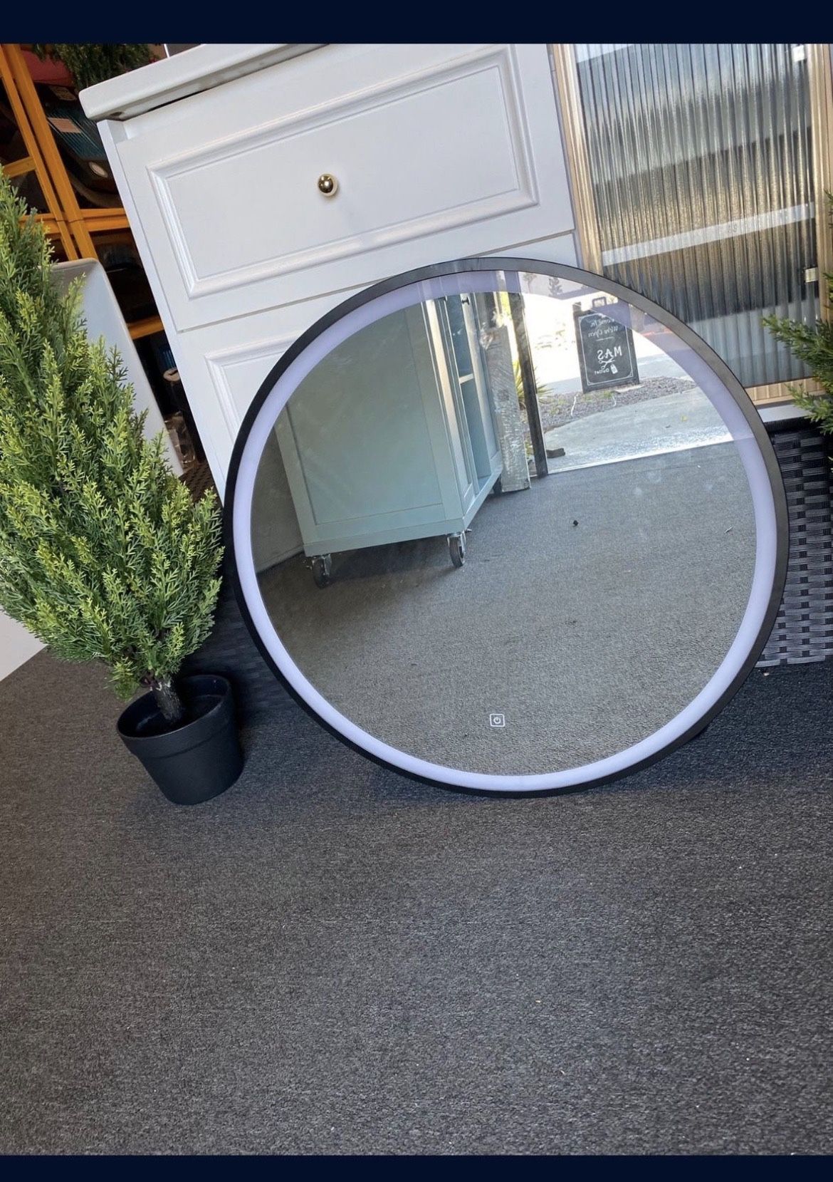 New 24in Round Medicine Cabinet With Led Mirror