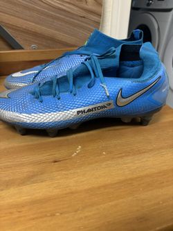 Nike Phantom Elite Soccer Cleats