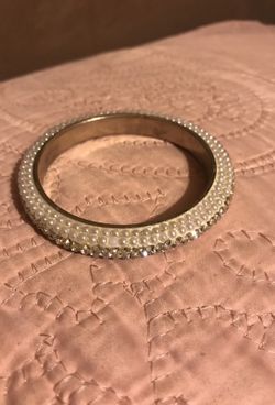 Bangle bracelet