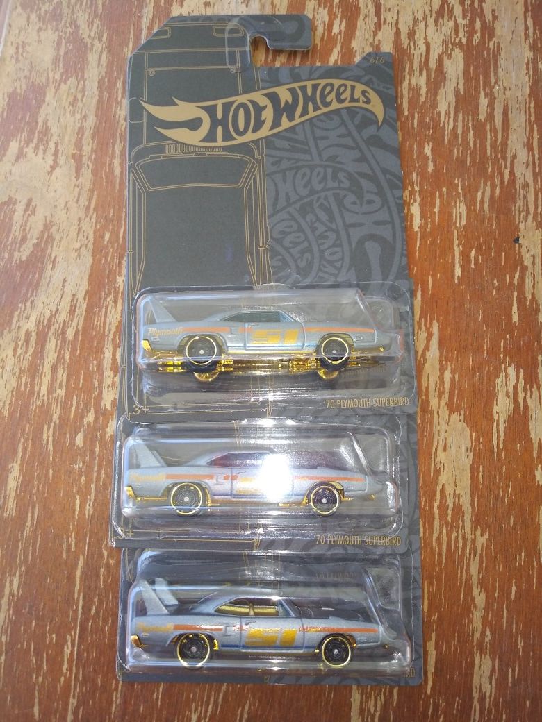 Hot wheels 2019 Satin and Chrome 70 Plymouth superbird lot of 3 $5 each