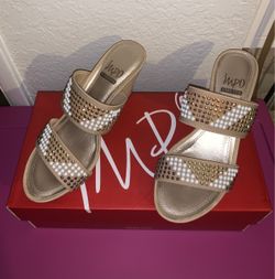 Beige Sandals size -6 M