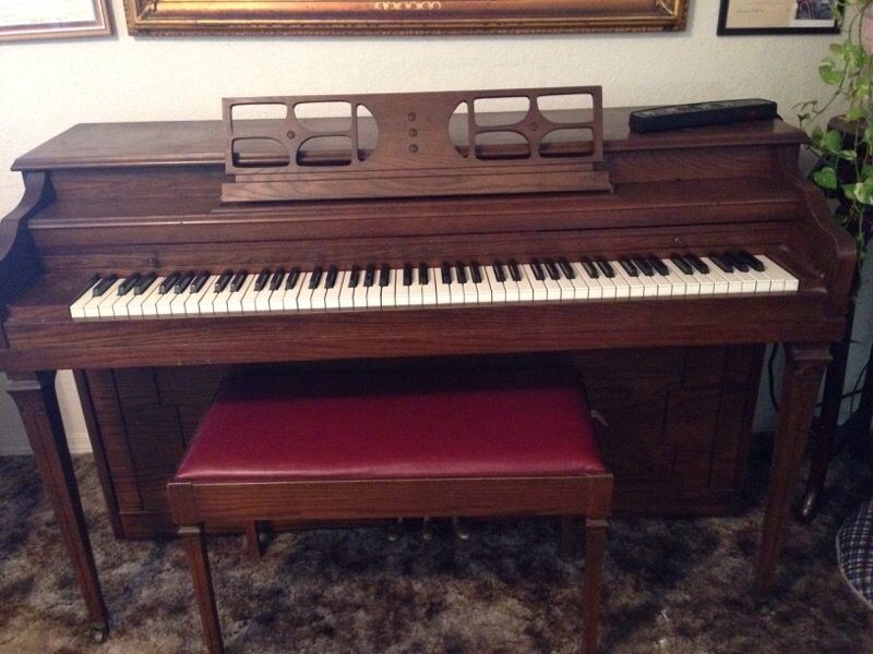 Hammond Piano