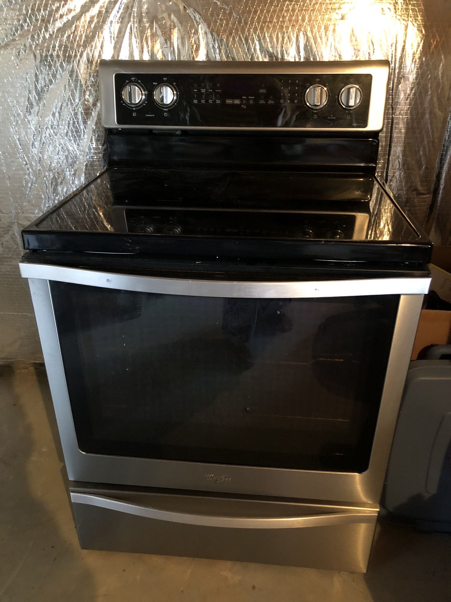 Whirlpool Gold Series Electric Glass Top Stove