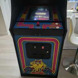 1882 full size arcade Ms packman machine mint condition.