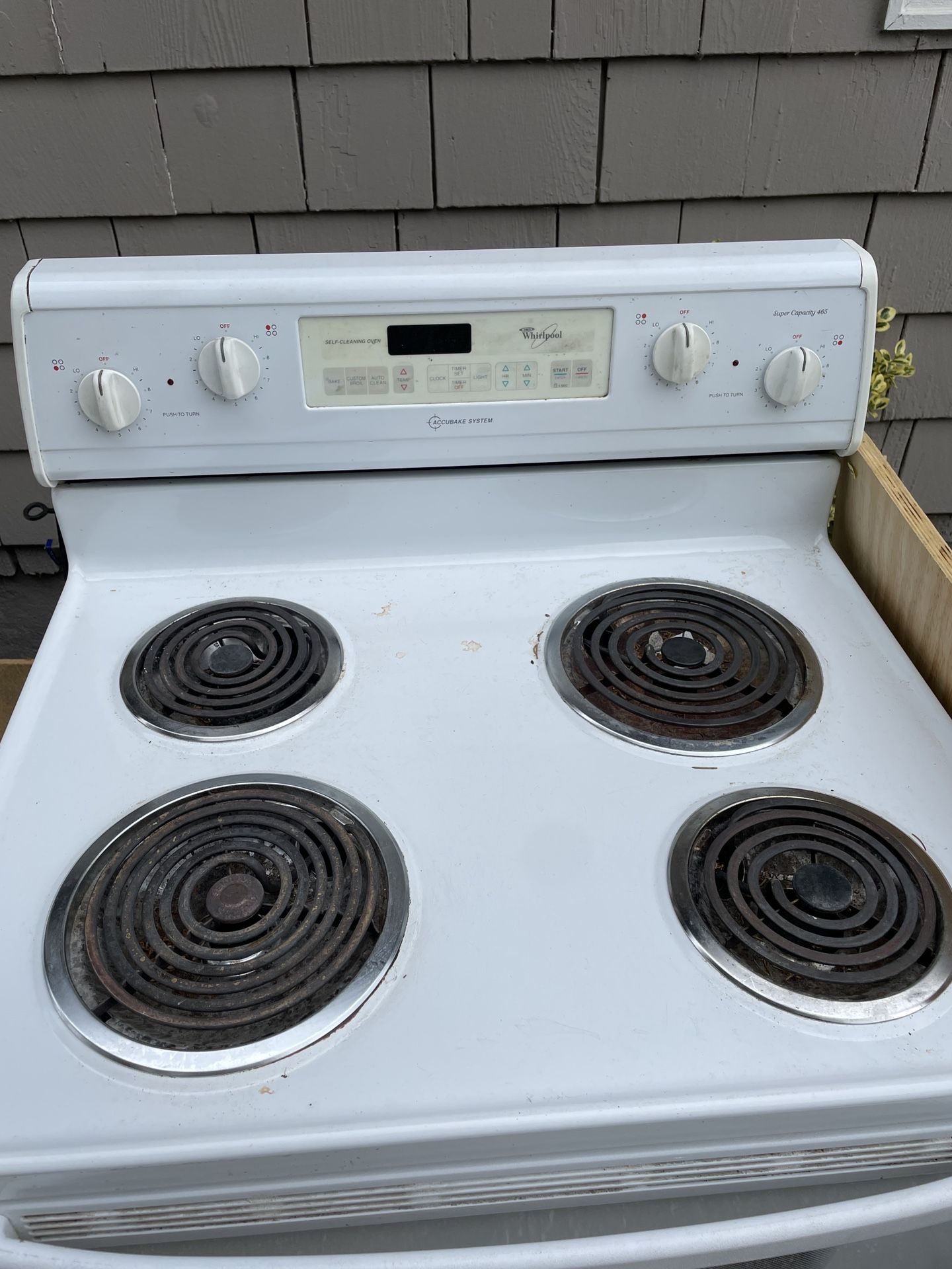 Whirlpool Super Capacity 465 Stove oven for Sale in Seattle, WA OfferUp