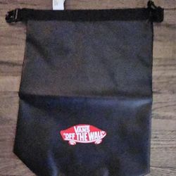 NEW VANS FAMILY OFF THE WALL BLACK  OUTDOOR DRY BAG WATER  RESISTANT 