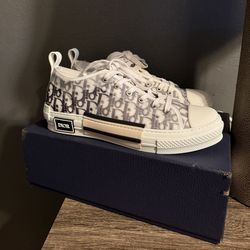 Dior Men B23 League Low Top Oblique Shoes. Size 9 Men