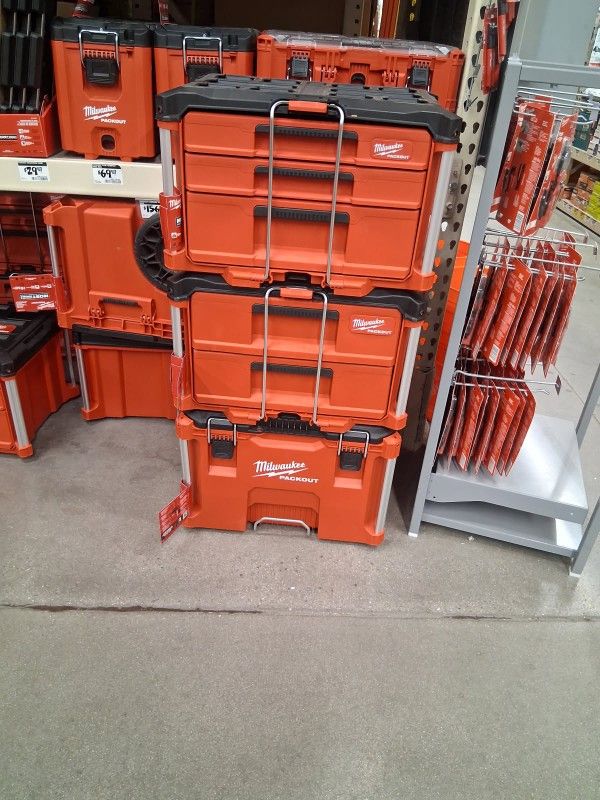Milwaukee Packout Rolling Tool Box