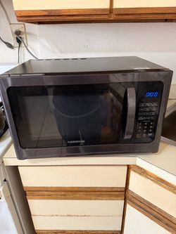Very good condition a Farberware microwave