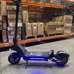 Dual-motor high-speed electric scooter