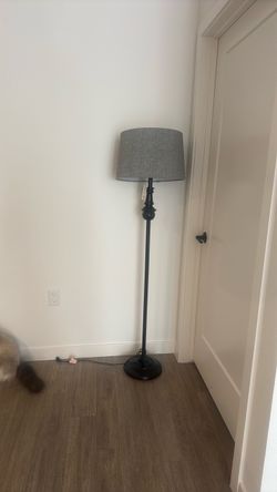 Floor lamp moving sale【Monrovia】