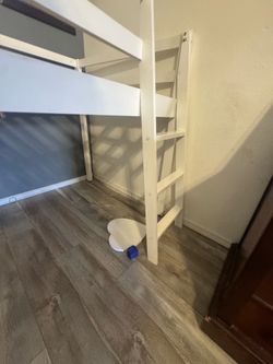 Twin size kids bed