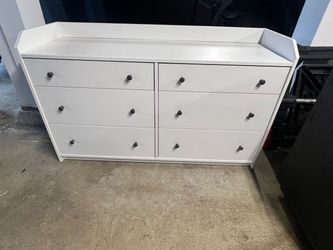 IKEA hauga 6 drawer dresser chest