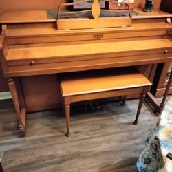 Lester Spinet Piano