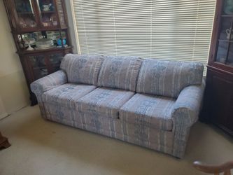 Pull out couch
