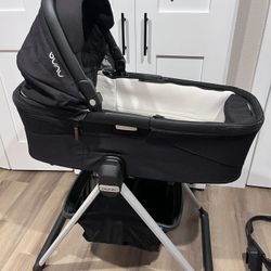 Nuna Demi Grow Bassinet and Stand 