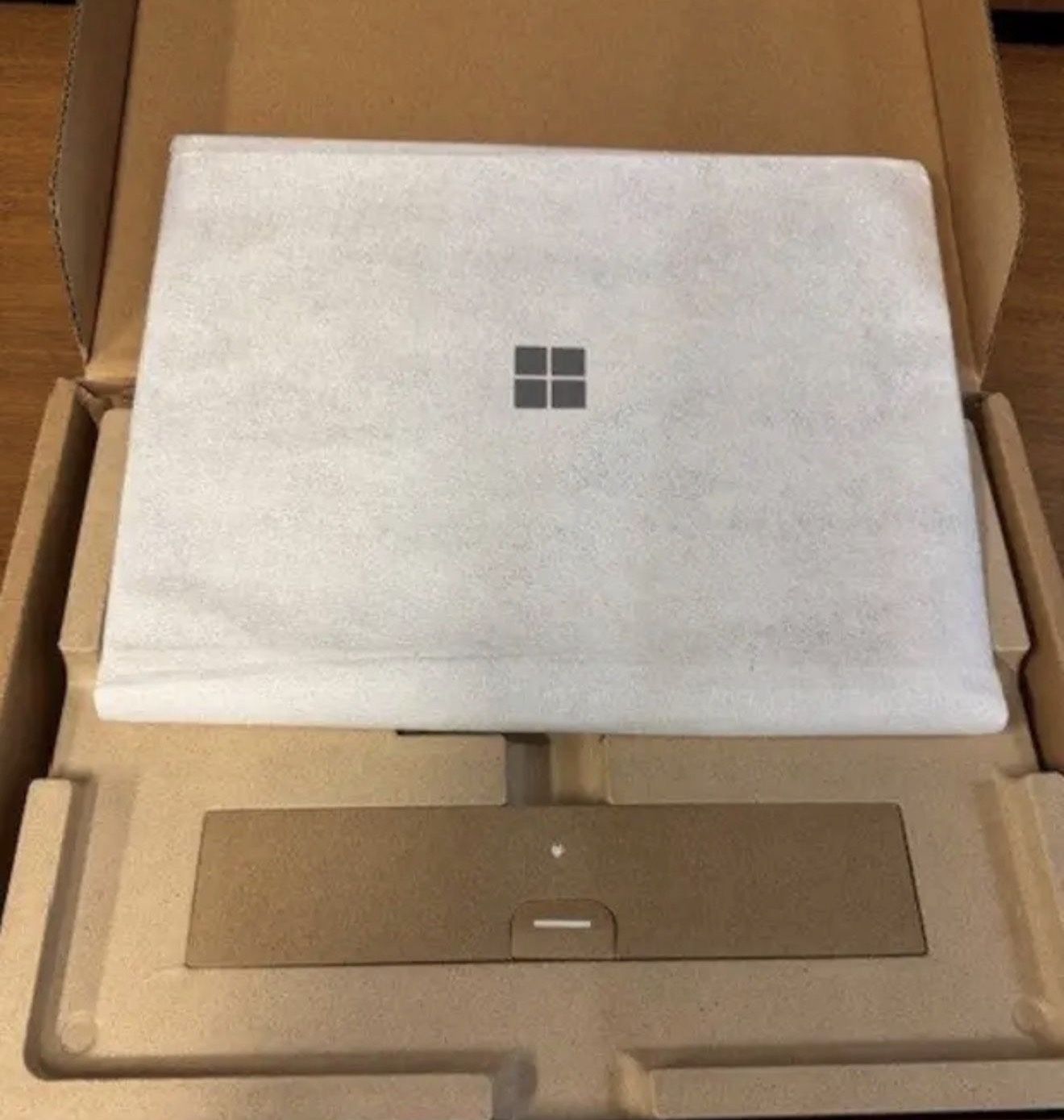 Microsoft Surface Laptop 4 15” Matte Black i7 16gb memory with 256Gb Drive. Warranty 6/25
