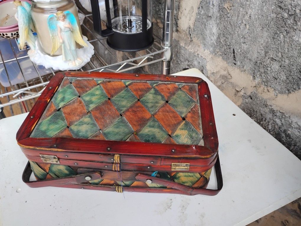 Vintage Sewing Kit