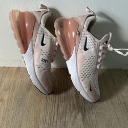 Nike Pink 270