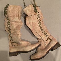 Women’s Boots