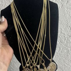 10k Solid Gold Necklace With Charm !!! Perfect Christmas Presents 