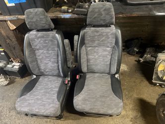 02-06 Honda CRV Seats
