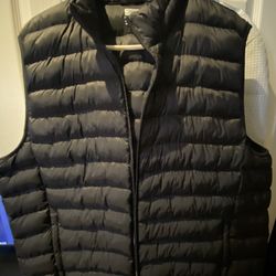 32 Degrees Heat Black Vest - Men’s XL