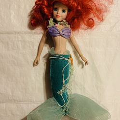 Disney Little Mermaid ARIEL Porcelain Doll 2003 W STAND 16 for Sale in Metuchen NJ OfferUp