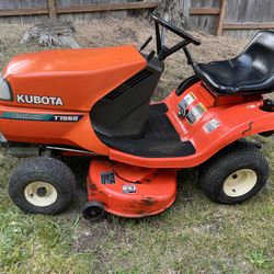 KUBOTA RIDING MOWER T1560