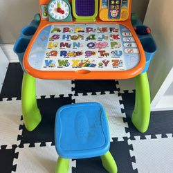 Kids desk!