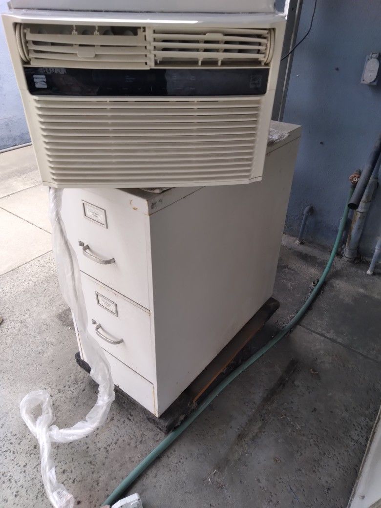 Kenmore Air conditioning Windows Used But Good Condition With Remote 