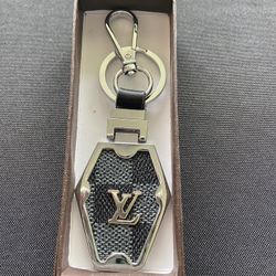 High Fashion Very Stylish Black And Silver Keychain 