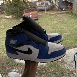 Men Air Jordan 1 Mid / Size 13 