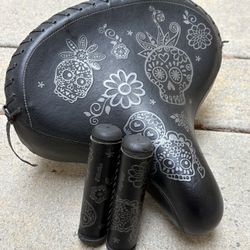 Beautiful Electra Sugar Skull Seat And Matching Hand Grips 