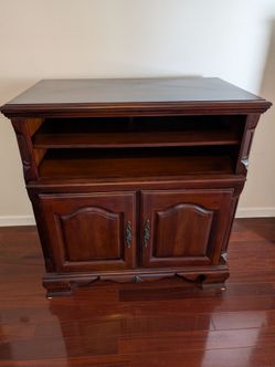 TV Stand/ Storage Cabinet